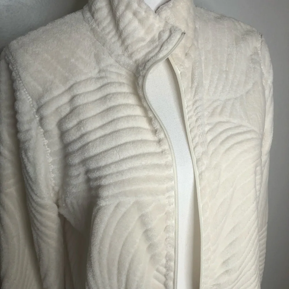 Jason Maxwell White jacket size large. Soft - Picture 2 of 8